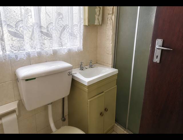 3 BEDROOM FREEHOLD FOR SALE IN VANDERBIJLPARK CE 5